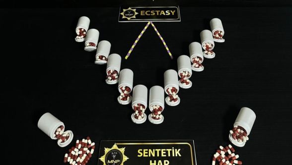 Narkotik Torbacıyı Takip Ederek 810 Hapla Yakaladı 