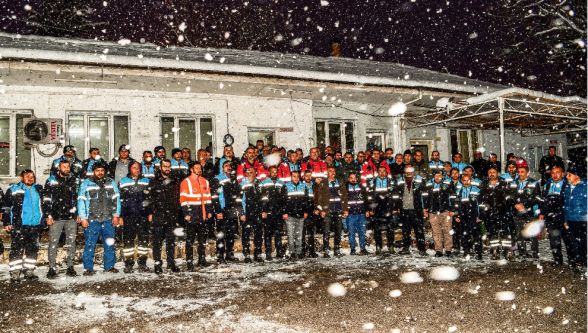 Soğuk Havada Sıcak Emek: Başkan Er'den Moral Ziyareti 