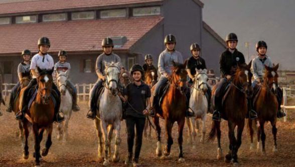 6 Şubat'ta Atlar Kimin İçin Koşacak? Ücretsiz Etkinlik Detayları!