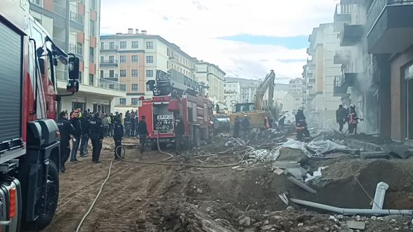 Can Kaybı Yaşanmaması Teselli Oldu: Şantiye Yangını Söndürüldü
