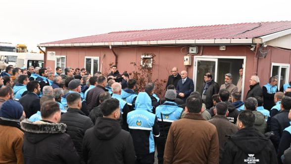 Depremin izleri silinirken umut yeniden filizleniyor
