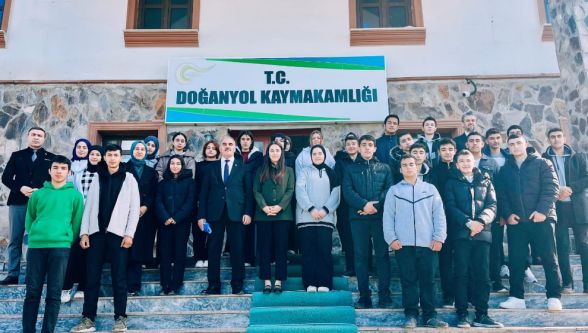 Doğanyol'da Öğrencilerin Umre Programı Sona Erdi