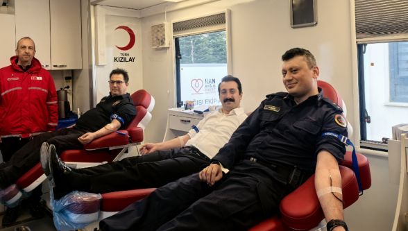 Kaymakam Günlü'den kan bağışına destek