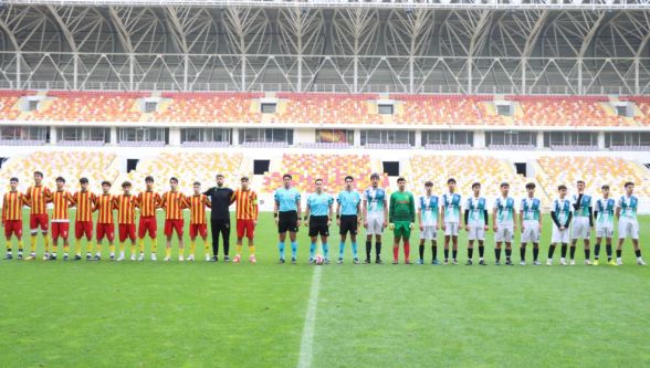 Okul Sporları Futbol Finali 27 Bin Kişilik Stadyumda Oynandı
