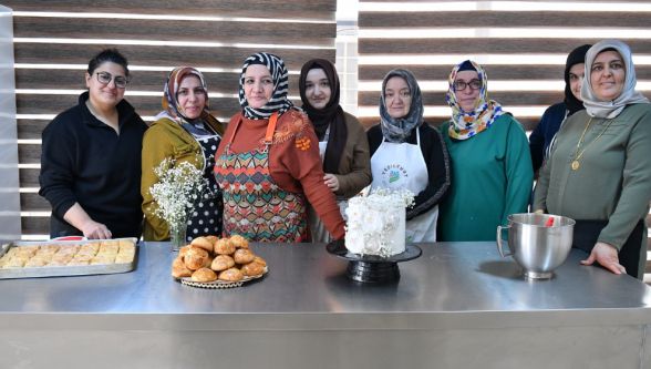 “Yıllardır erteledikleri hayallerini kurslarda gerçekleştiriyorlar”