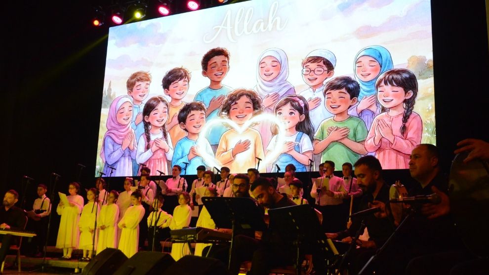 Miniklerin konseri salona neşe kattı