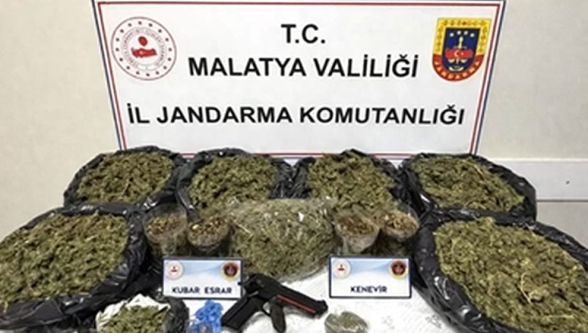 Jandarmanın Operasyonunda 7 Kilo Esrar Ele Geçirildi 