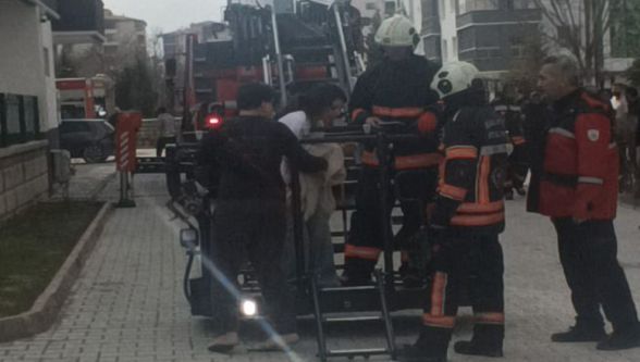 Malatya'da spor salonu yangınında balkonlardan tahliye