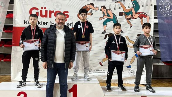 Malatyalı Alp Mirza Özdemir Sivas'ta şampiyon oldu