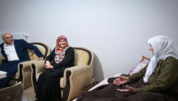 Protokol Değil Ev Sahibi: Sami Er Sahurda Vatandaşın Sofrasında 