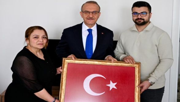 Vali Yavuzdan İlk Bayram Ziyareti Şehit Ailelerine