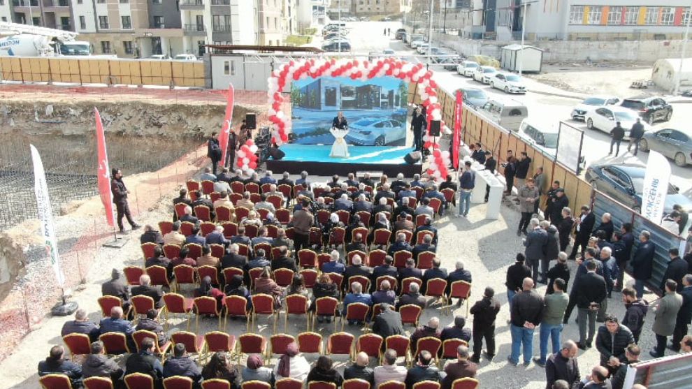 "Gençlik, spor, kültür ve kongre merkezleri hızla yükseliyor"