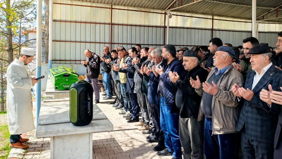 2 Çocuk Babası Hamza Günay Hekimhan'da Toprağa Verildi