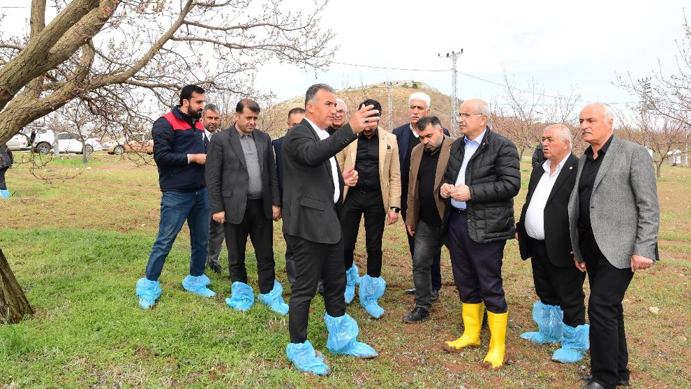 Sami Er Hekimhan'da Dolu Hasarını Yerinde İnceledi