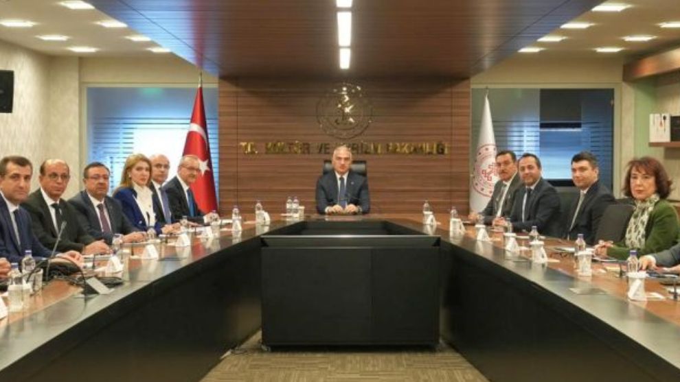 Şehrin Simgeleri Geri Dönüyor: Yeni Cami İçin Takvim Belirlendi