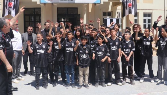 Beşiktaş'tan Malatya'daki Çocuklara Forma Desteği