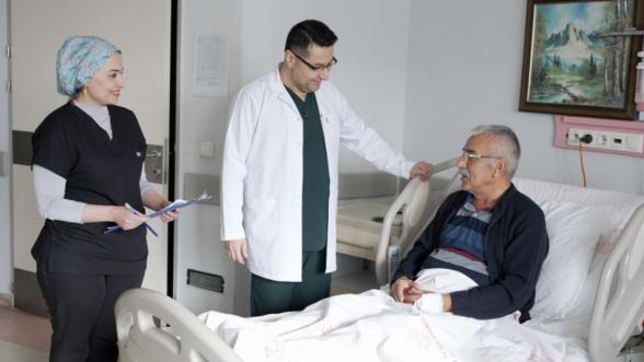 Malatya'da Kalın Bağırsak Hastasına Laparoskopik Ameliyat