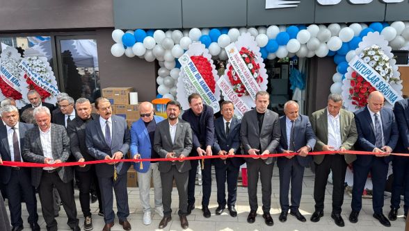 Akpınar Çarşısı'nda İlk Açılış: Uğur Derin Dondurucu Hizmete Girdi