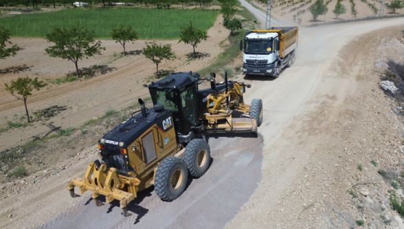 Battalgazide yol zeminleri iyileştiriliyor