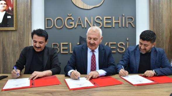 Latif Doğan'dan Doğanşehir'e ‘Küstüm' Değil ‘Taziye' Evi!