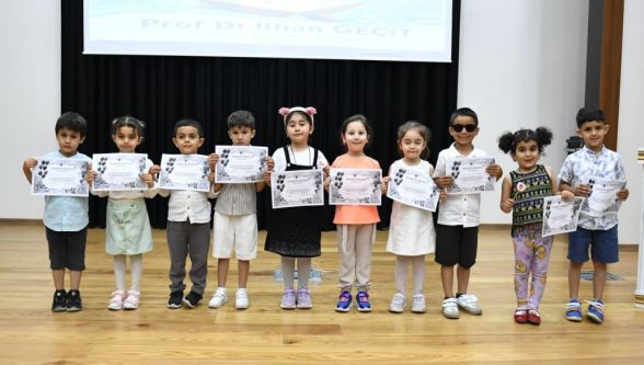 İlk Diplomayı Kaptılar: Yeşilyurt'un Minik Kursiyerleri Mezuniyet Sevinci Yaşadı